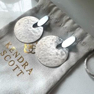 Kendra Scott Hammered “Silver” Earrings